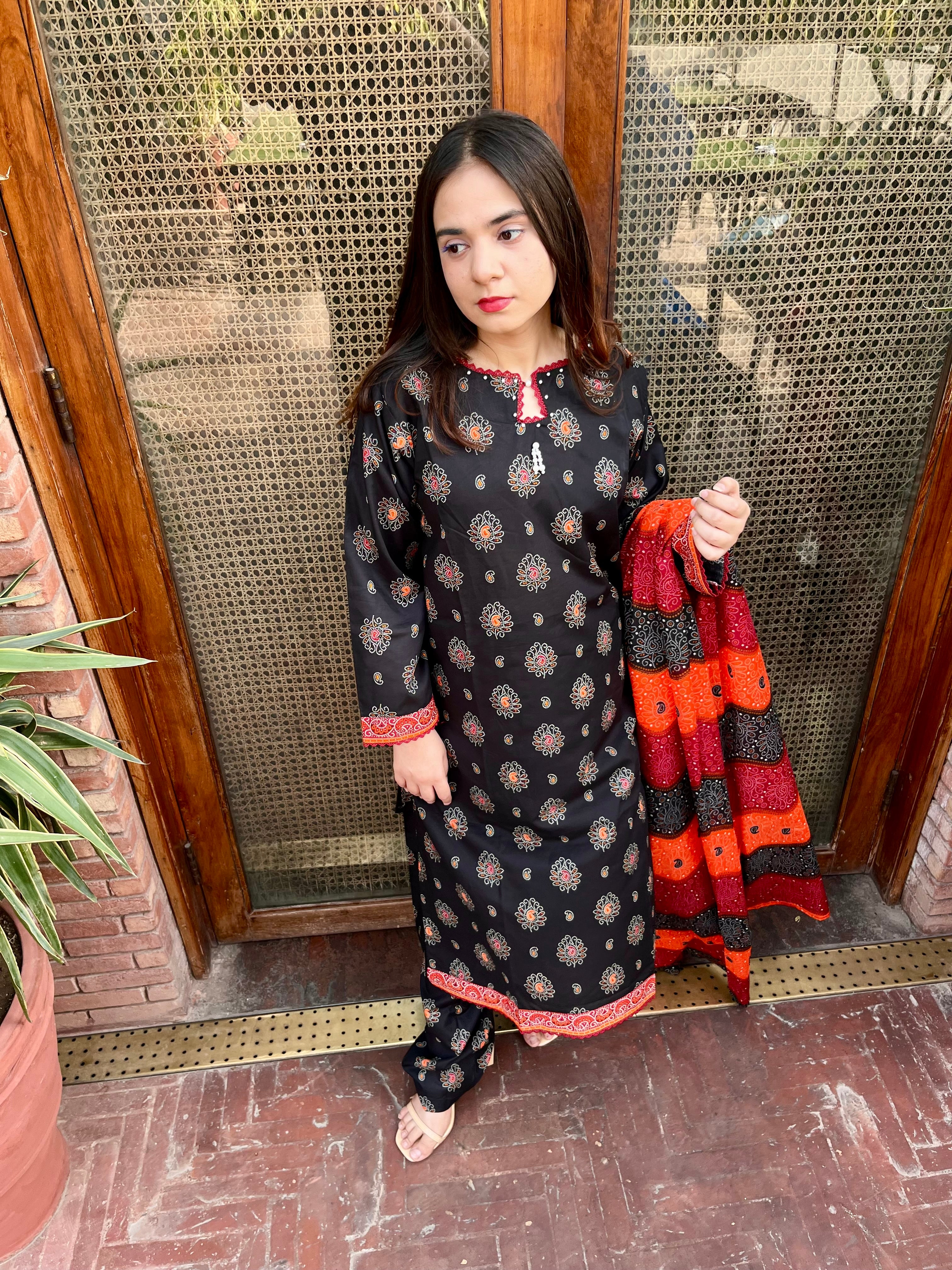 ZAREV – Teal Tapestry: Deep Teal Floral Lawn 3-Piece Stitched Suit