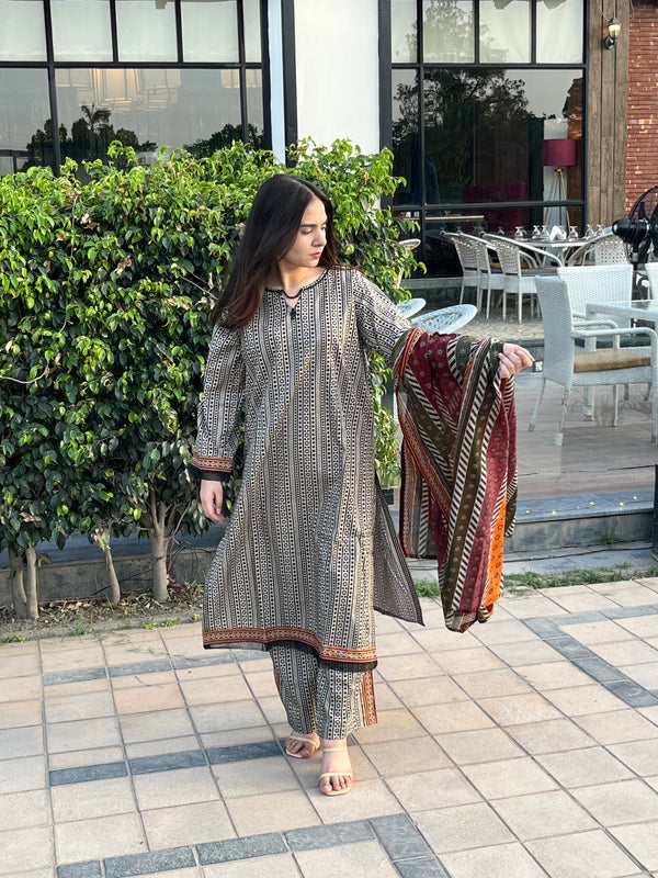 ZAREV – Monochrome Maze: Black & Ivory Geometric Lawn 3-Piece Stitched Suit