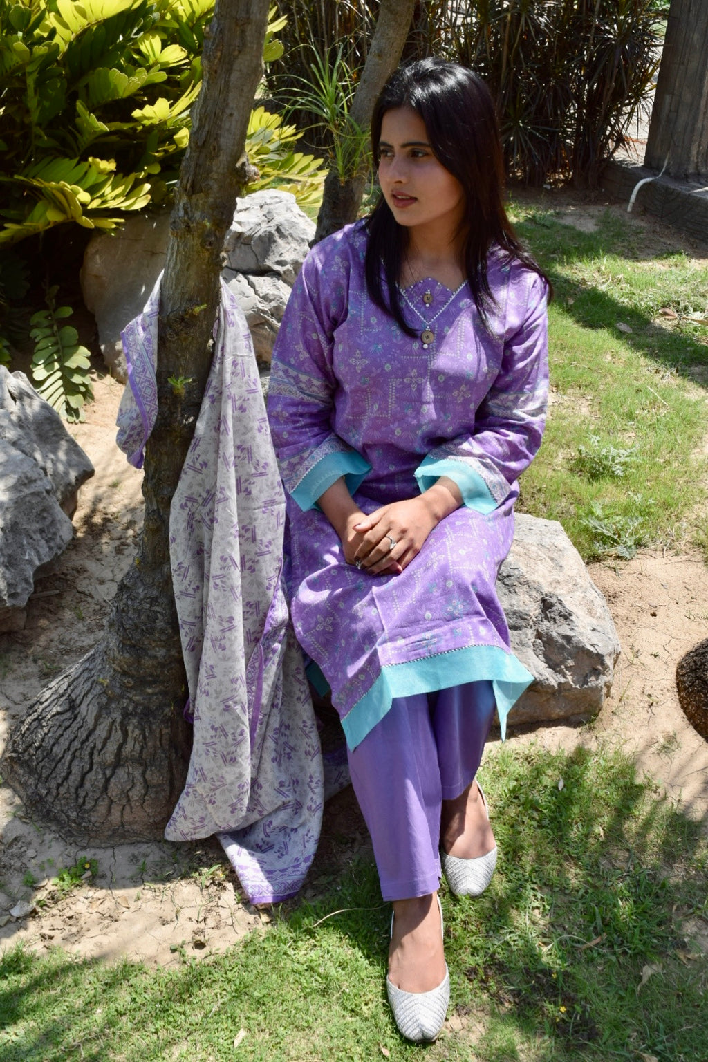ZAREV – Lavender Dream: Amethyst Purple Floral Lawn 3-Piece Stitched Suit