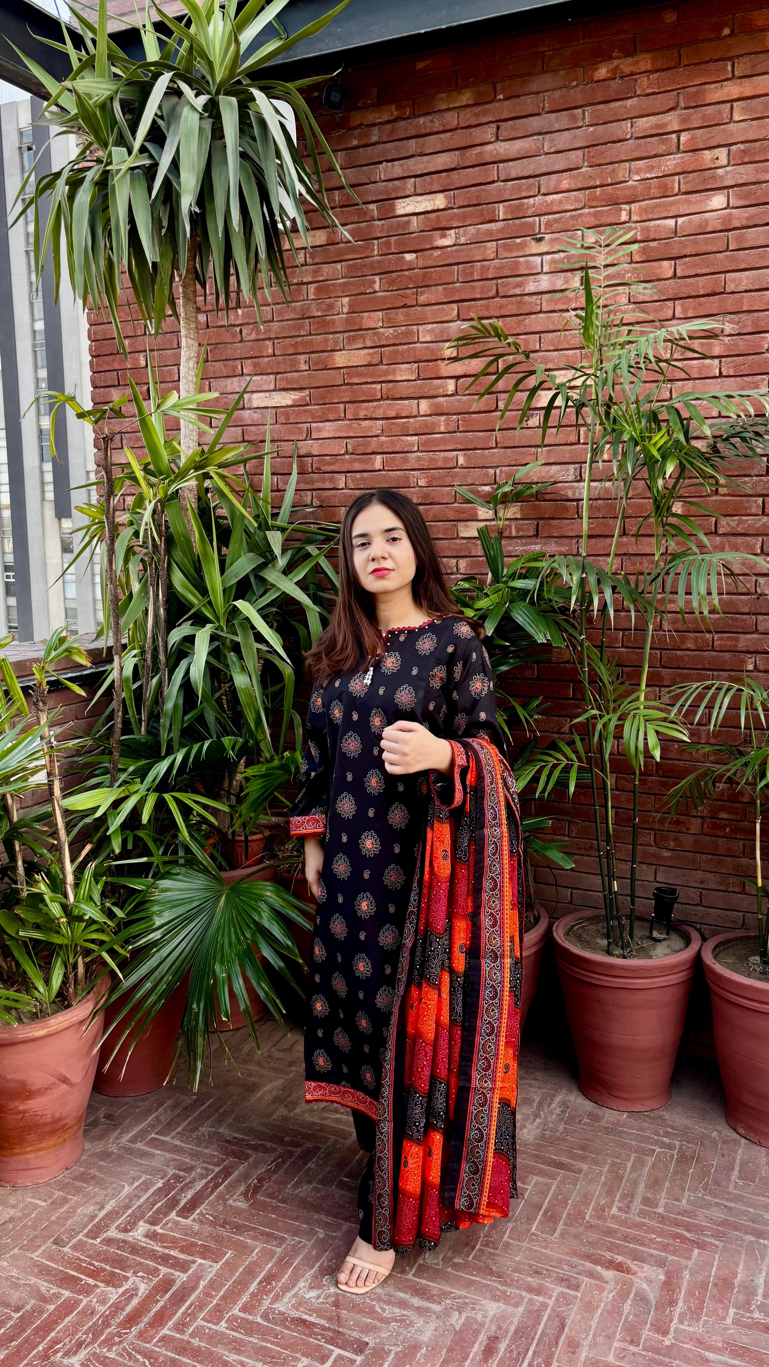 ZAREV – Teal Tapestry: Deep Teal Floral Lawn 3-Piece Stitched Suit