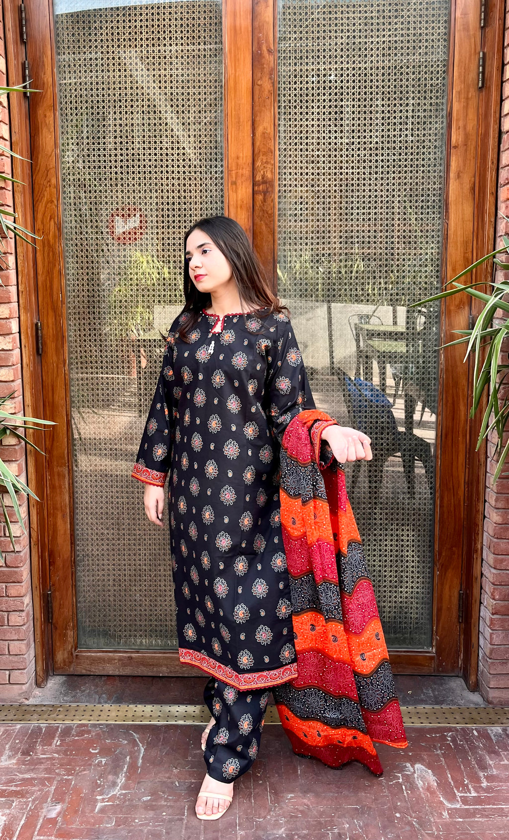 ZAREV – Teal Tapestry: Deep Teal Floral Lawn 3-Piece Stitched Suit