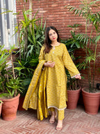 ZAREV – Mustard Blossom: Olive Mustard Floral Lawn 3-Piece Stitched Suit