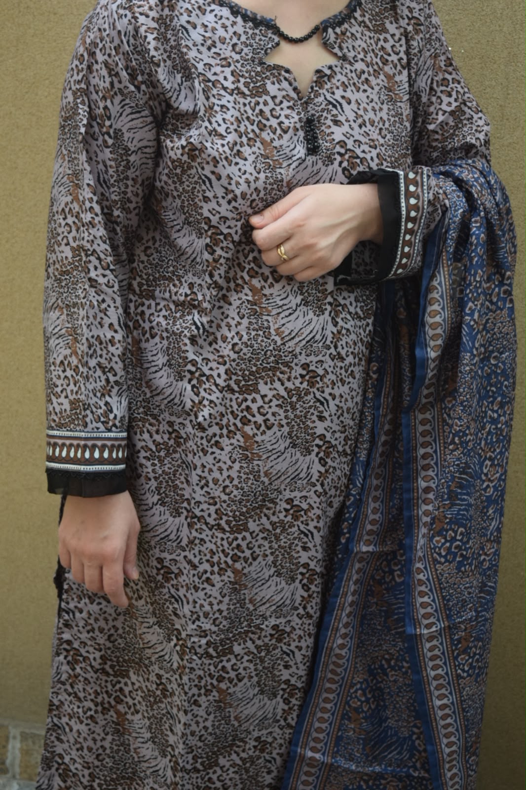 ZAREV Leopard Print 3-Piece Stitched Lawn Suit with Indigo Dupatta