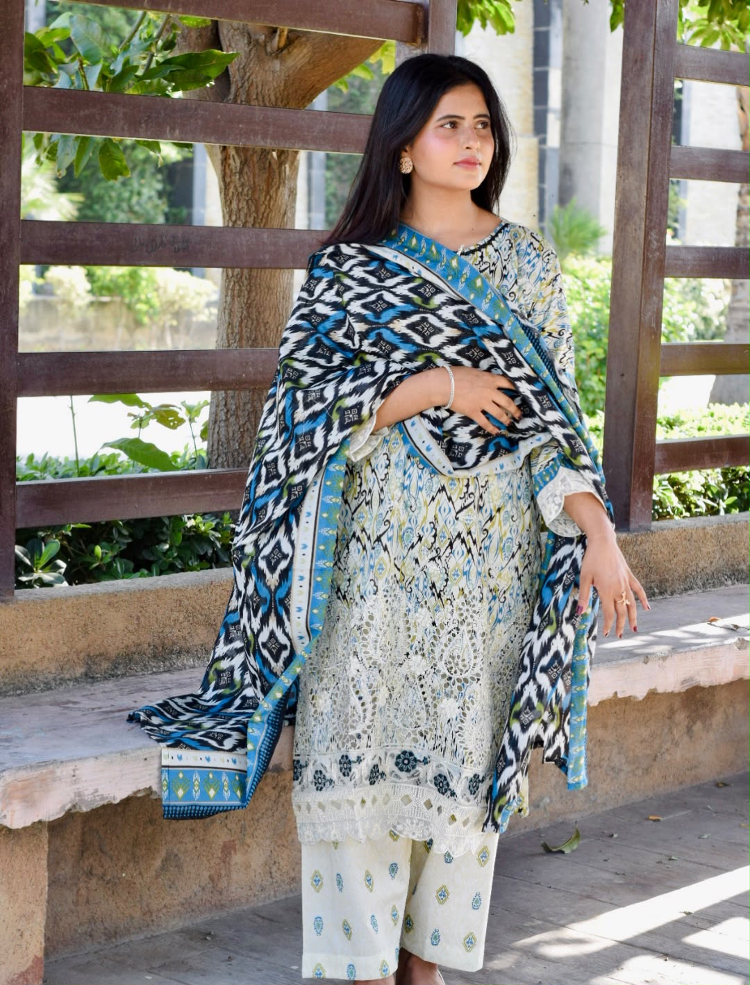 ZAREV Ivory White Embroidered Lawn 3PC Suit with Turquoise Ikat Dupatta