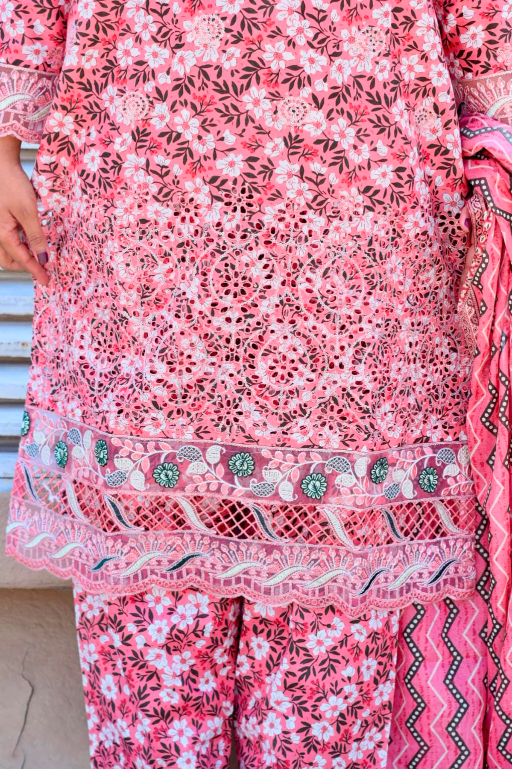 ZAREV Coral Pink Printed & Embroidered Lawn 3PC Suit with Schiffli Daman
