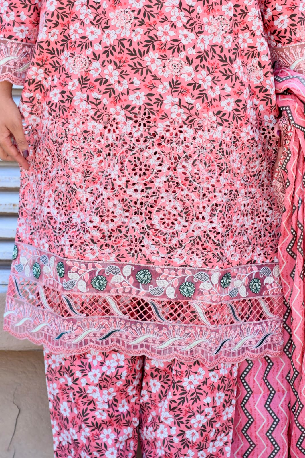 ZAREV Coral Pink Printed & Embroidered Lawn 3PC Suit with Schiffli Daman