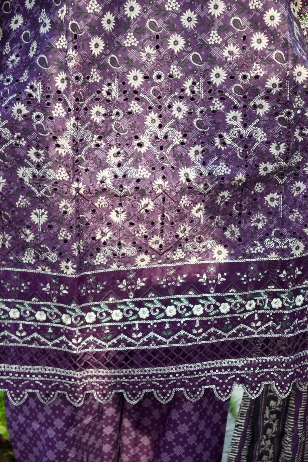 ZAREV Aubergine Purple Embroidered Lawn 3PC Suit with Striped Dupatta