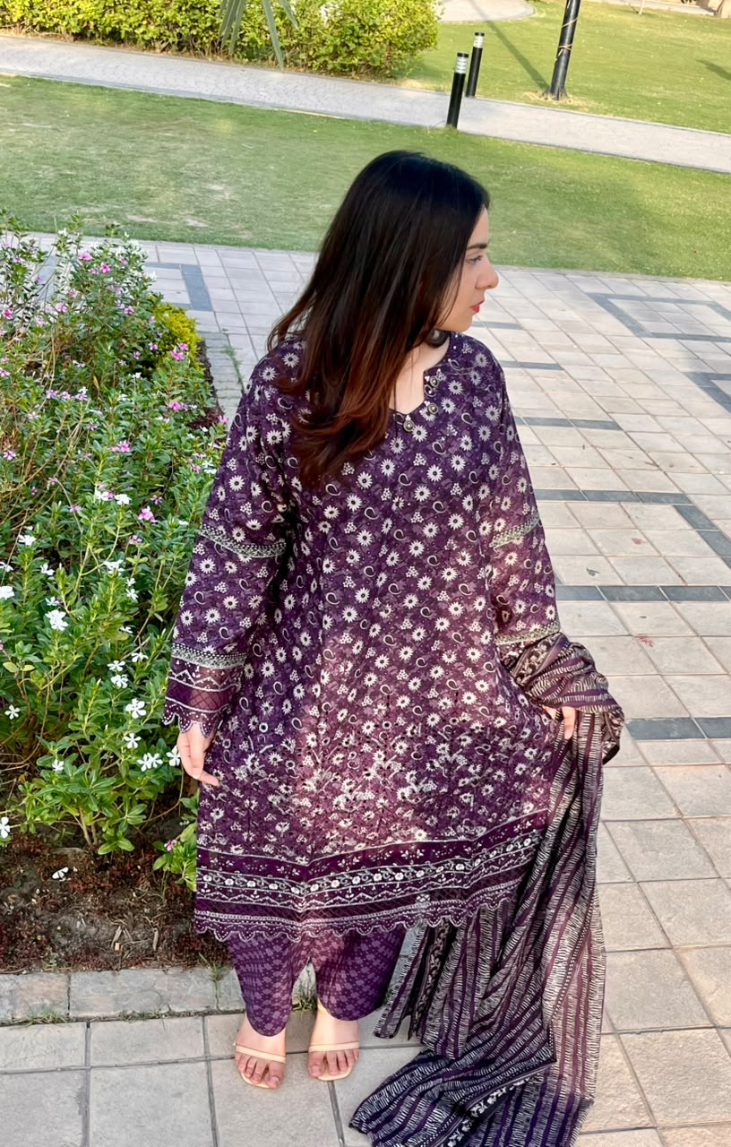 ZAREV Aubergine Purple Embroidered Lawn 3PC Suit with Striped Dupatta