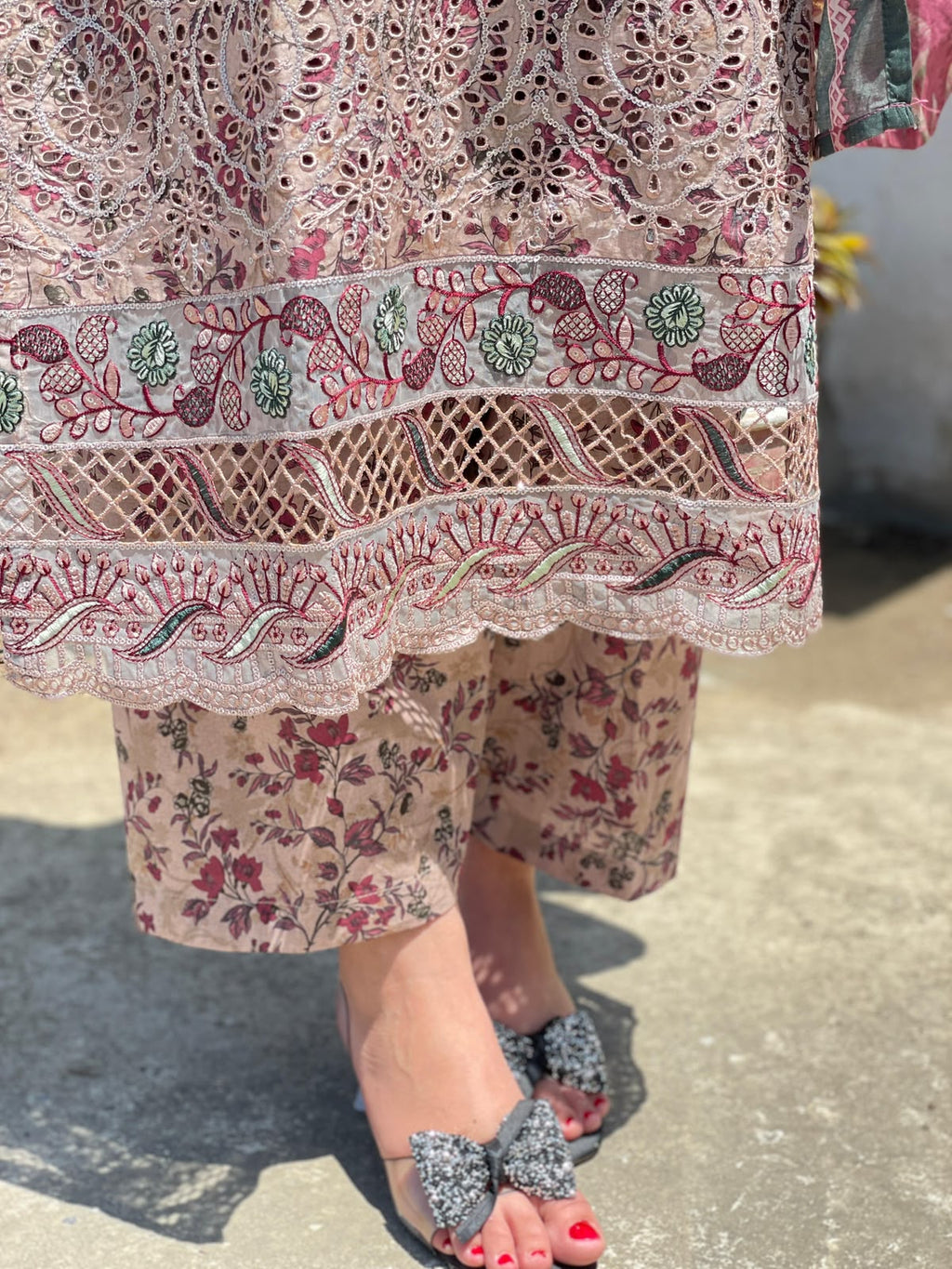 ZAREV Mauve Pink Embroidered 3-Piece Stitched Lawn Suit